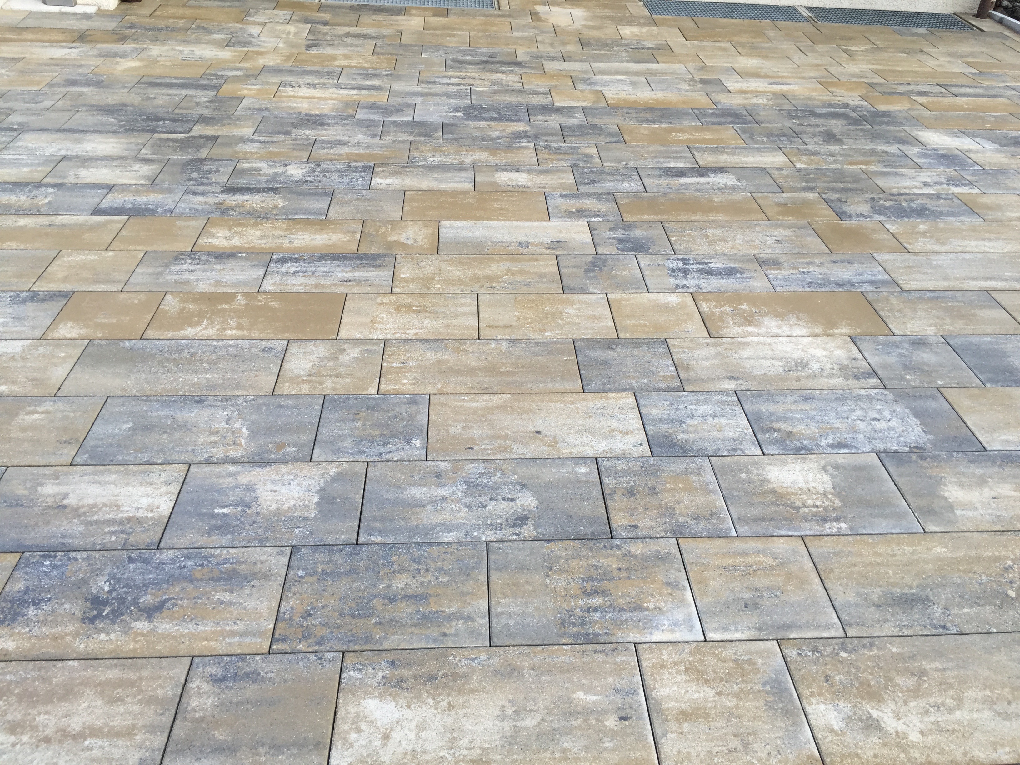 Vorplatz Obermasis, Grabs