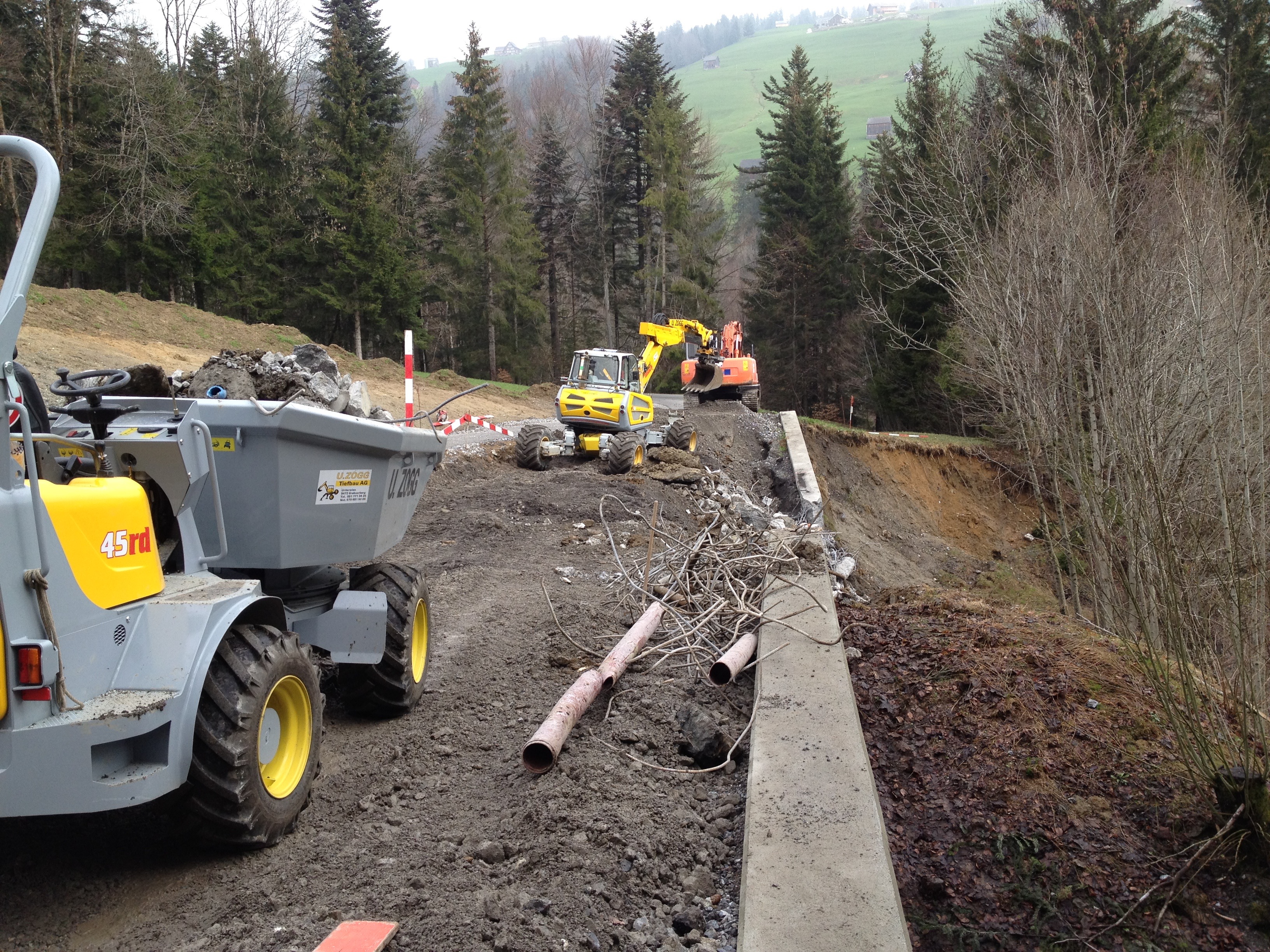 Strassenumlegung und Mauerabbruch Badweid, Grabserberg